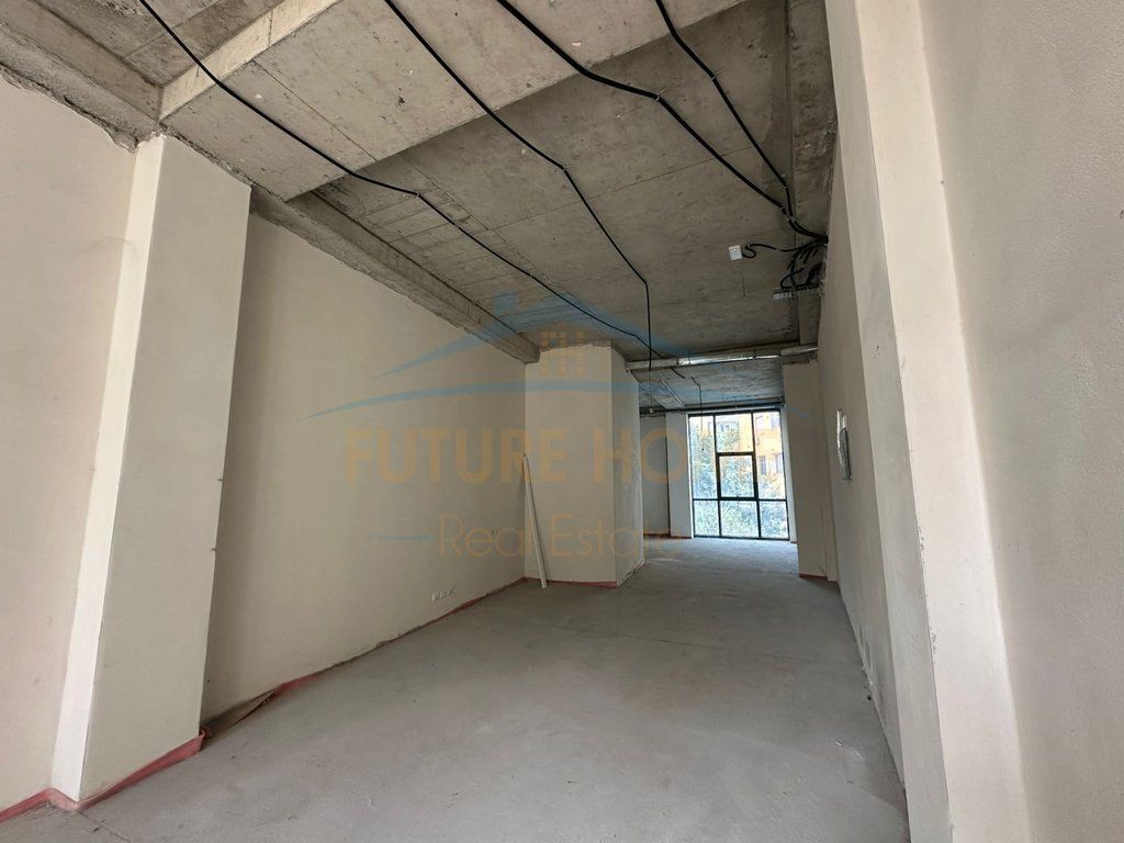 Qera, Ambient Komercial, Lake View Residence