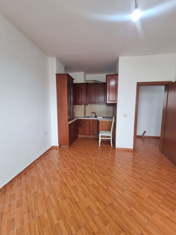 EKSKLUZIVE!!! Shitet  Apartament 1+1, Rreth rrotullimi Freskut.