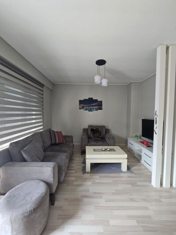 Apartament 1+1 per qira te Kontakti me post parkimi