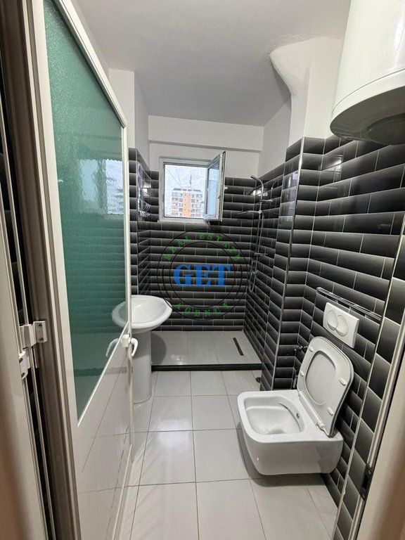 Jepet me Qira , Apartament 2+1, Pallati i Sportit, Durrës