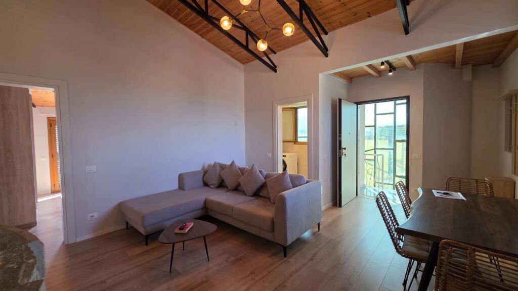 Apartament 1+1 me Qera, Rruga Enver Jaho, Vlorë