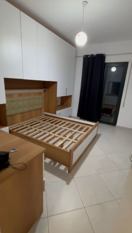 Ofrohet me qera apartament 1+1+parkim green city