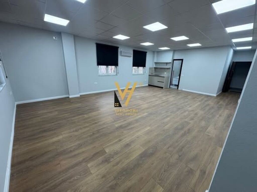 OFFICE 90 M2 FOR RENT IN CENTER 111,000 LEKE