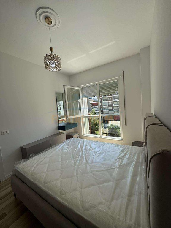 Qera, Apartament 1+1, Unaza e Re. 550 €