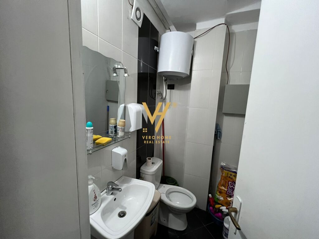 UFFICIO DI 72 M2 IN AFFITTO AL PAZARI I RI 1.100 EURO