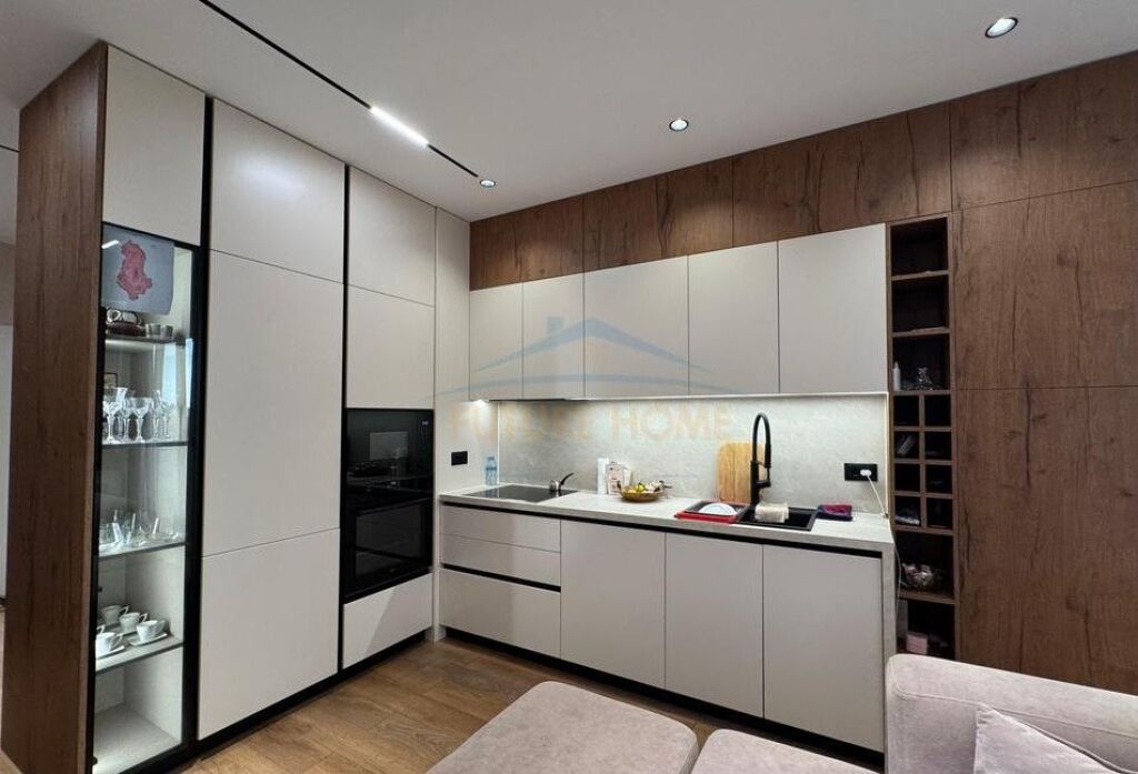 In vendita, Appartamento 2+1+2, Fresk, Tirane.