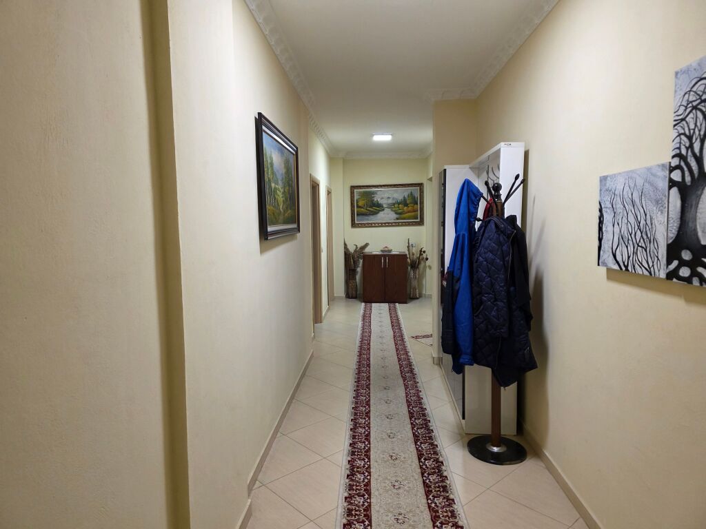 Jepet 2+1+2 me qira ne fresk