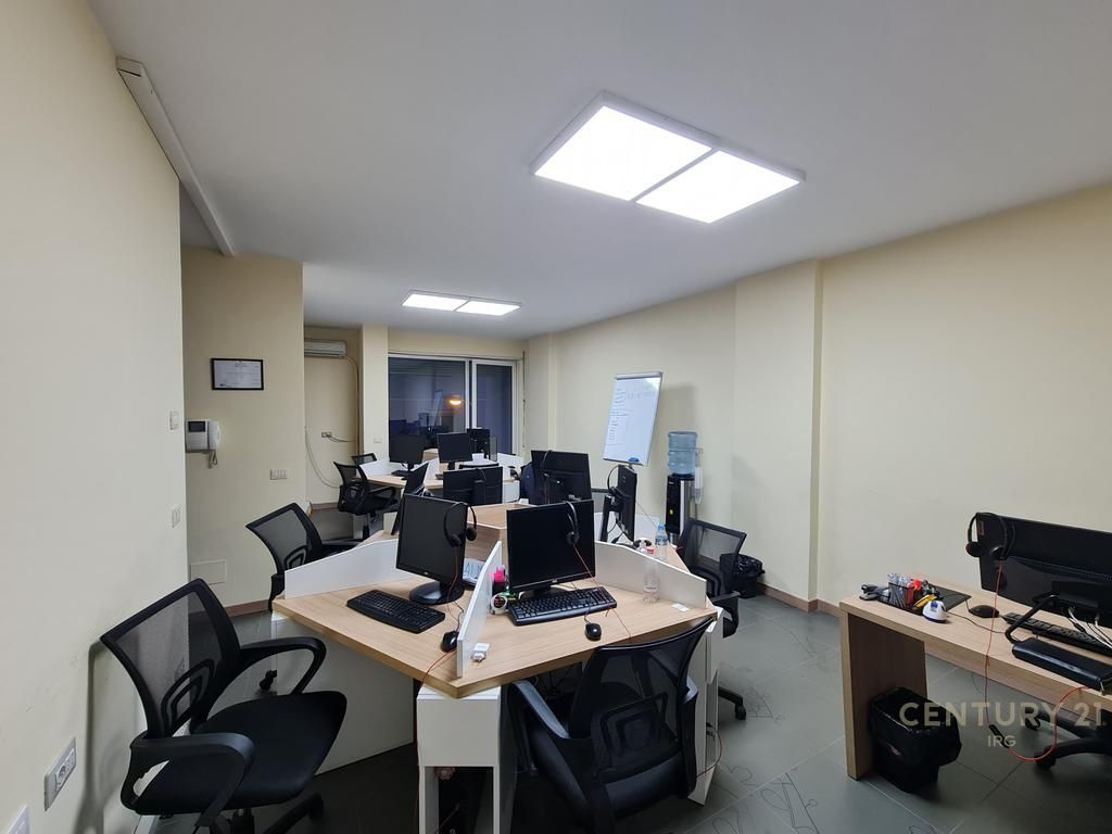 Ufficio in affitto a Garda!