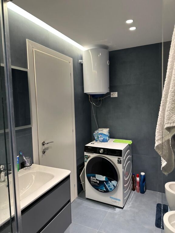 Affittasi 2+1+ Parcheggio Scuola Rossa