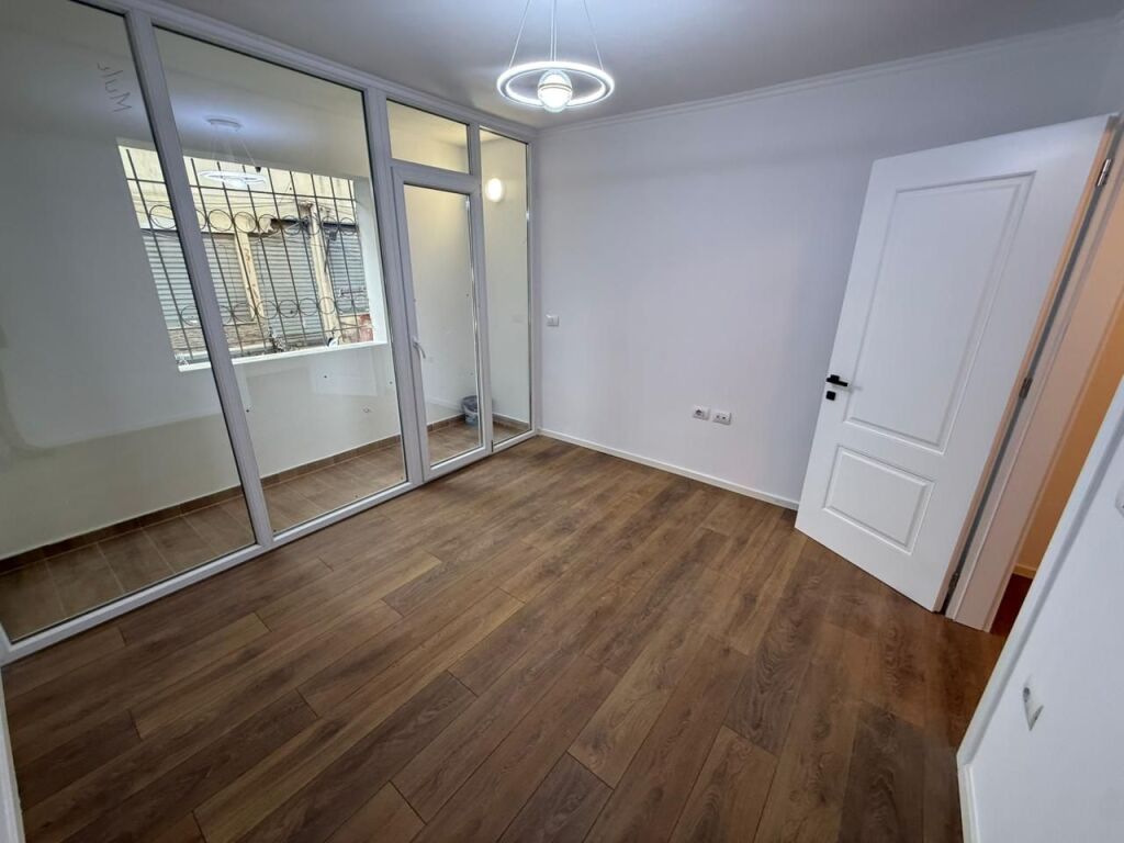 🏡 Apartment 1+1 for Sale – Ali Demi Street  📍 Location: Ali Demi St., next to the “1 Maj” school💶 Price: 137,000 €