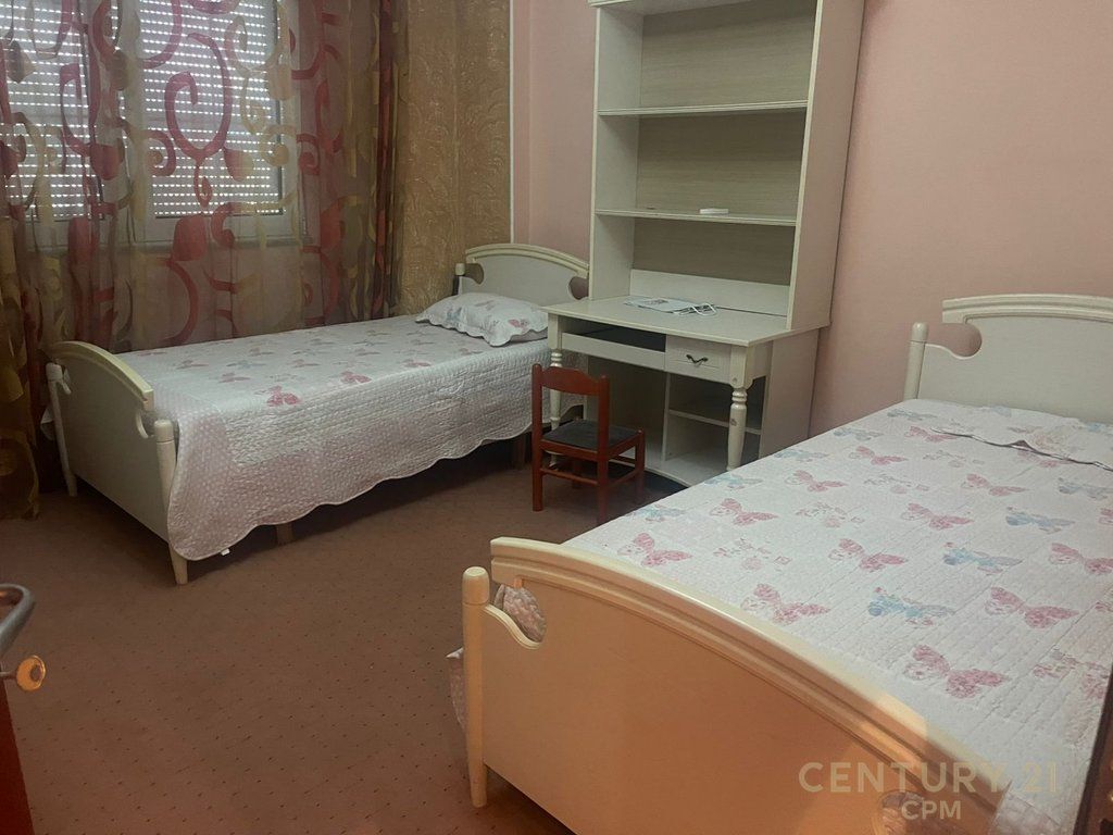 Apartament 3+1 Me Qira tek Ish stacioni i fundit i Tiranës së Re, Bulevardi Bajram Curri 800 € /Muaj