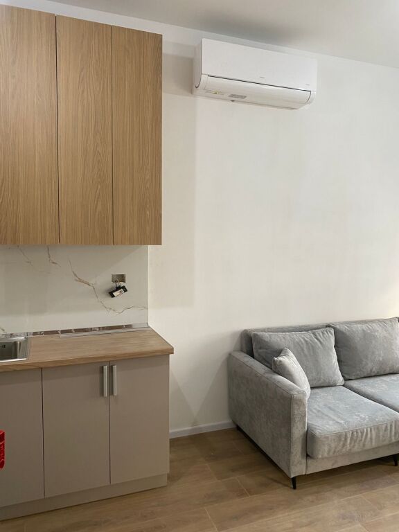 Ofrohet apartament 1+1 per qera ne ali dem