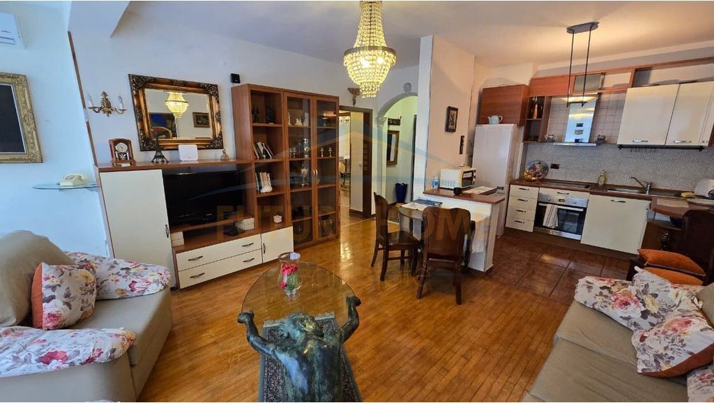 Qira, Apartament 2+1+2, Pallatet Agimi