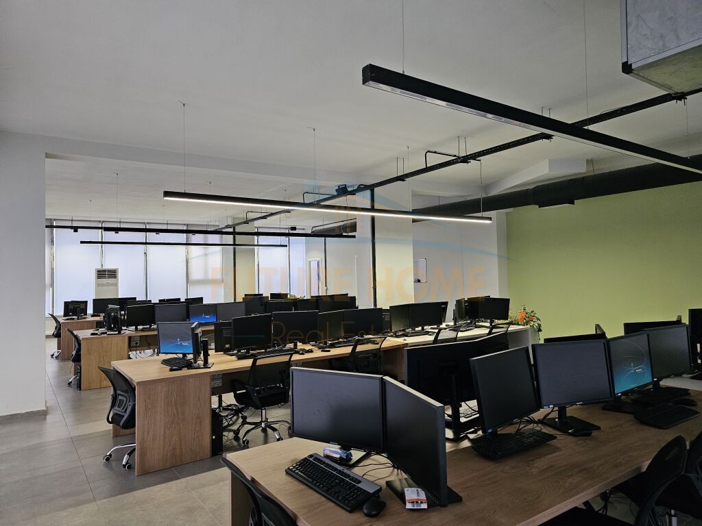 In affitto, Locale Commerciale, Nuovo Anello.