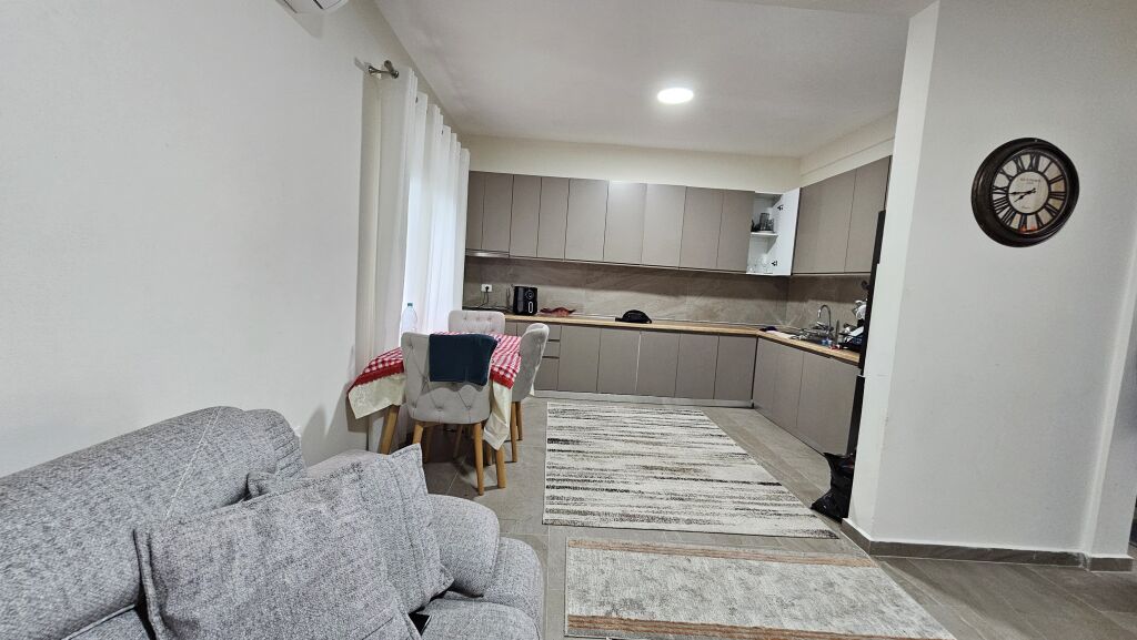 Shesim Shtëpi 2-Katëshe në Rrugën Njazi Meka, pranë Bar Palma!