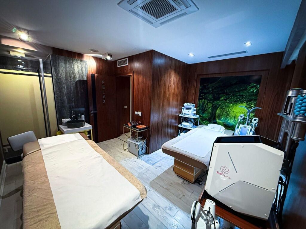 Biznes Estetik në Shitje në Zemër të Bllokut