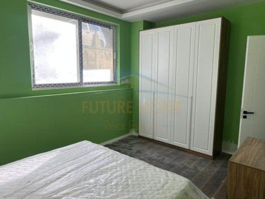 Shitet, Apartament 1+1, Fresku , Tiranë