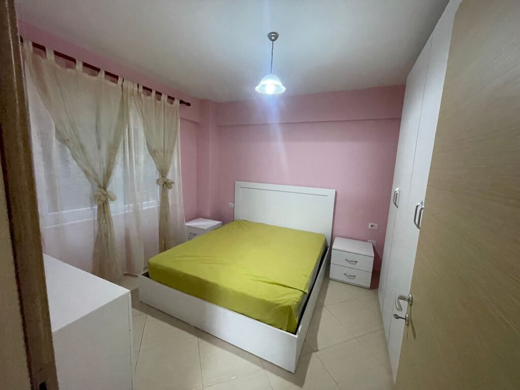 Jepet apartament 1+1 me qera tek liqeni i thatw