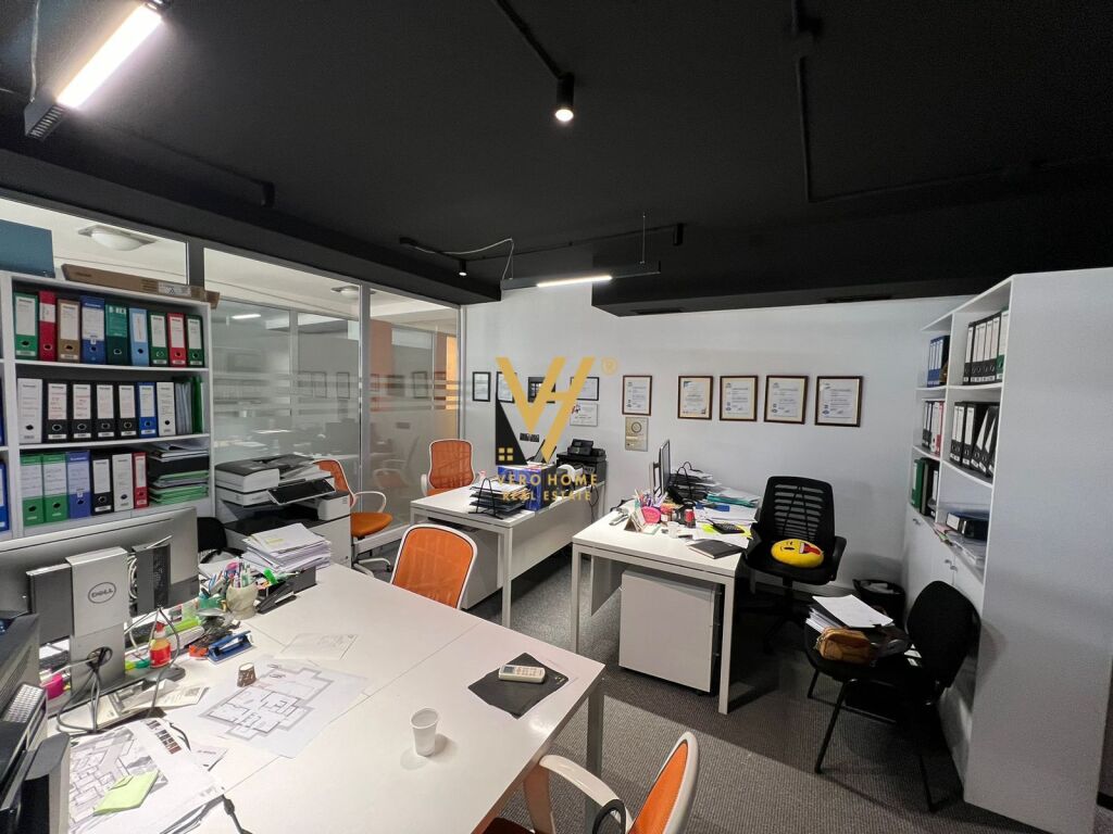 UFFICIO DI 72 M2 IN AFFITTO AL PAZARI I RI 1.100 EURO