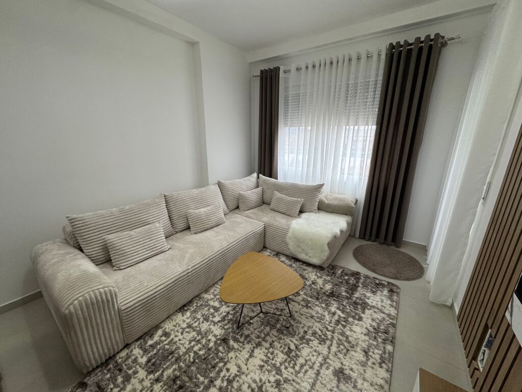 Apartament 1+1 per qira tek rr Bedri Karapici