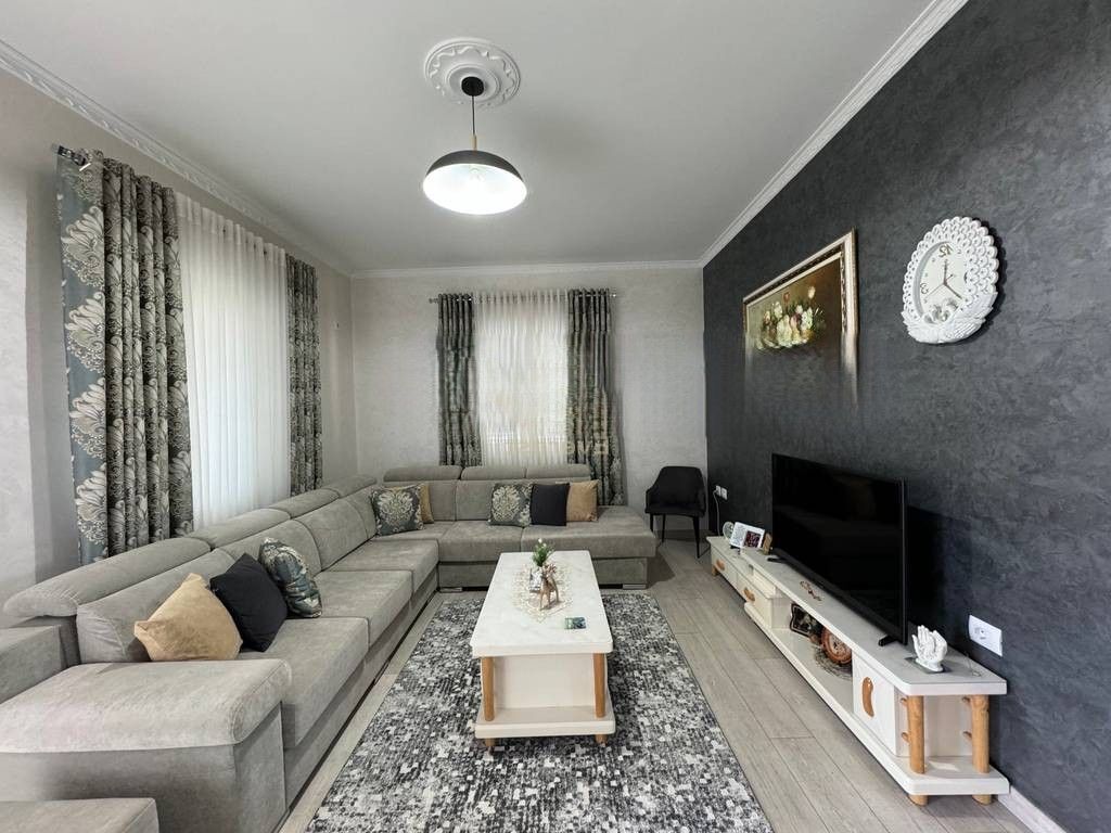 VILAT GJERMANE, JAPIM ME QIRA APARTAMENT 2+1 600 € /Muaj