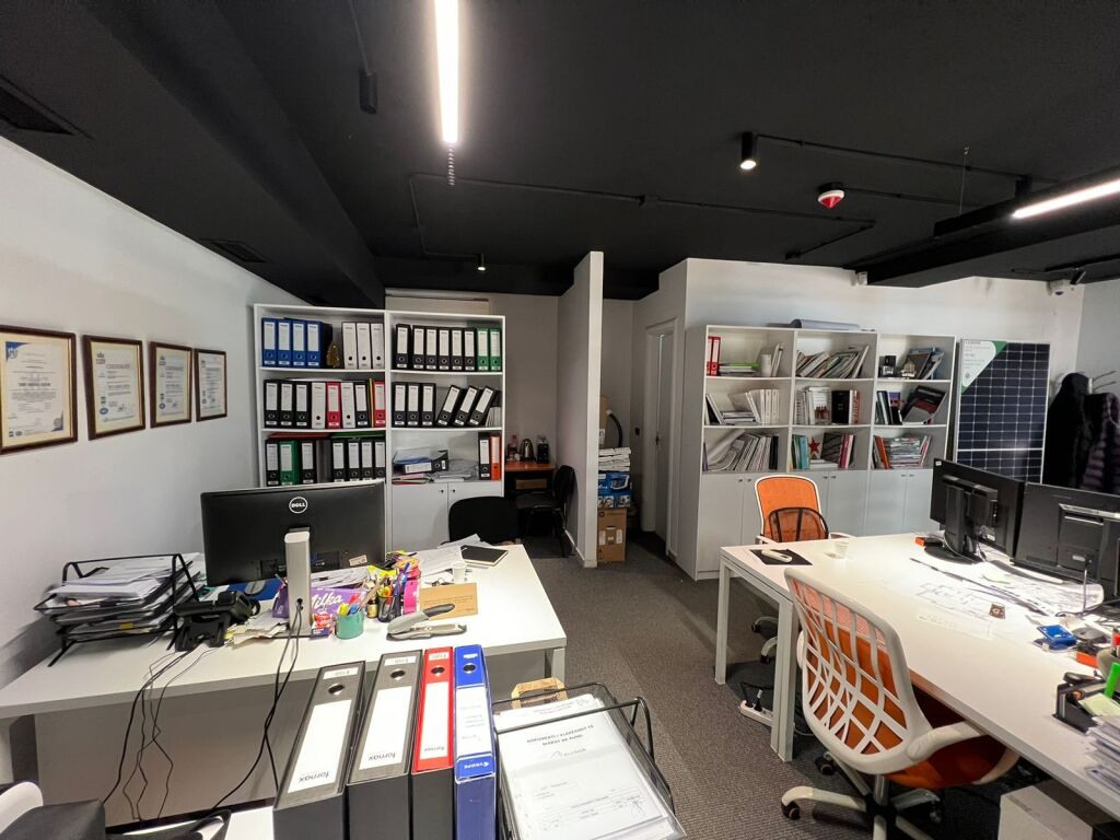 Locale ufficio arredato in affitto, nuovo bazar, 1100 euro