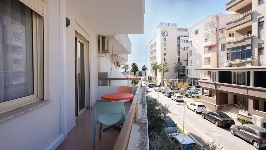 JEPET ME QERA SUPER APARTAMENT 1+1 TEK PALACE DURRES