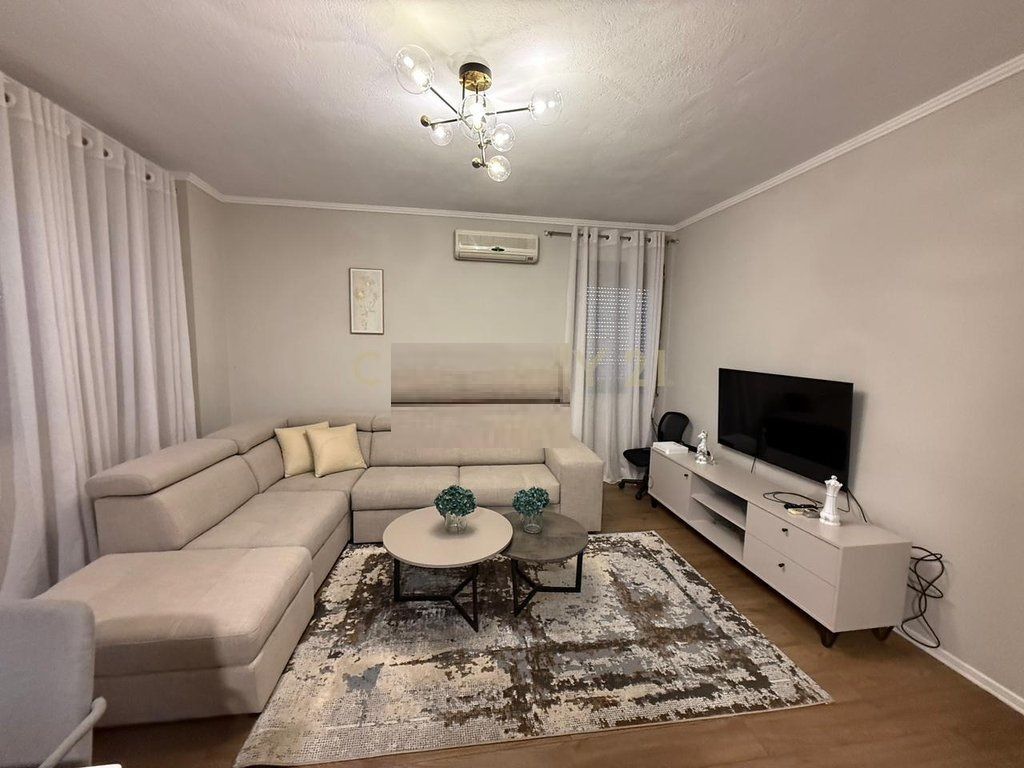 WE RENT 1+1 APARTMENT IN THE CENTER, TIRANA!