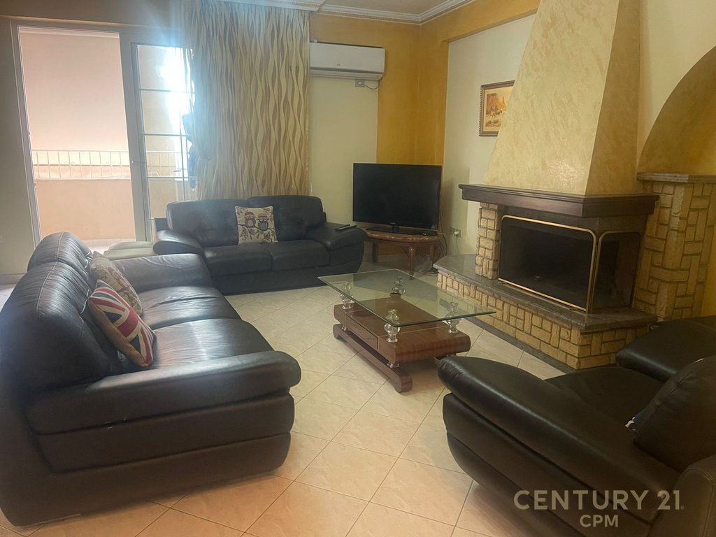 Apartament 3+1 Me Qira tek Ish stacioni i fundit i Tiranës së Re, Bulevardi Bajram Curri 800 € /Muaj