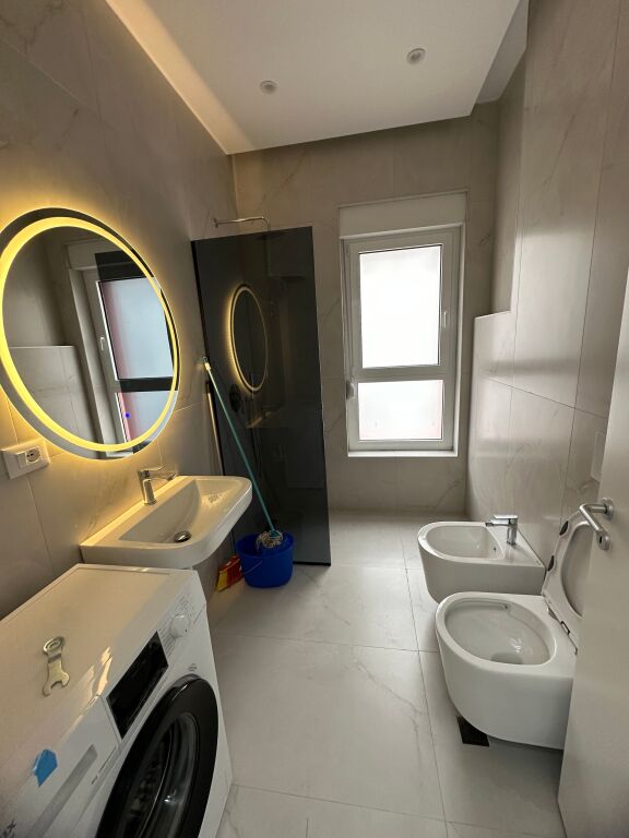 Jepet me qira 2+1 tek Kompleksi Mangalem/Ali Dem 60.000leke