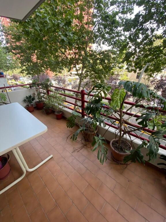 🏢 Jepet me qira ambient zyre – Rruga e Kavajës