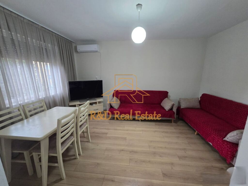 🏡 Jepet me qera apartament 1+1 – Zona e Porcelanit (pas UET)