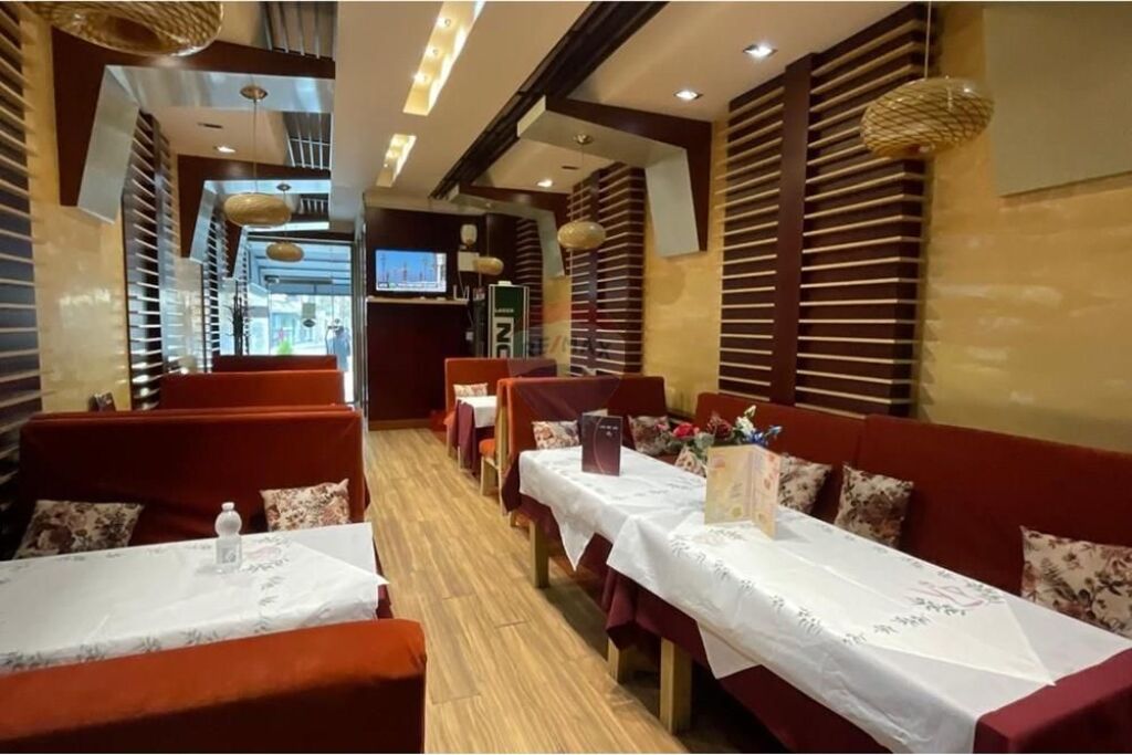 Restorant në Shitje ose me Qera – Rruga Demokracia, Vlorë