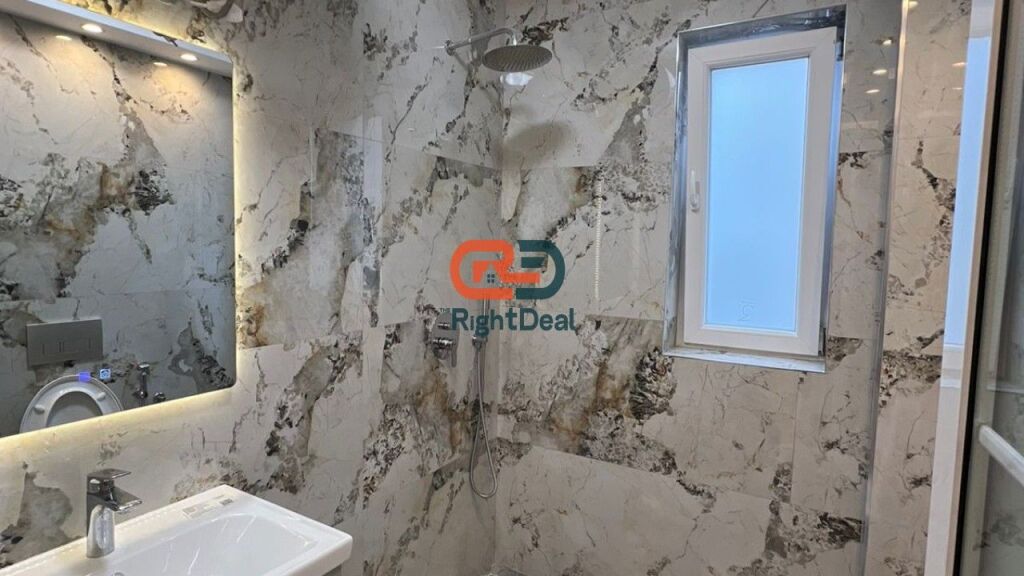 Ne Rrugen E Barrikadave ,Shitet Apartament 1+1 Ideal Per Investim!!