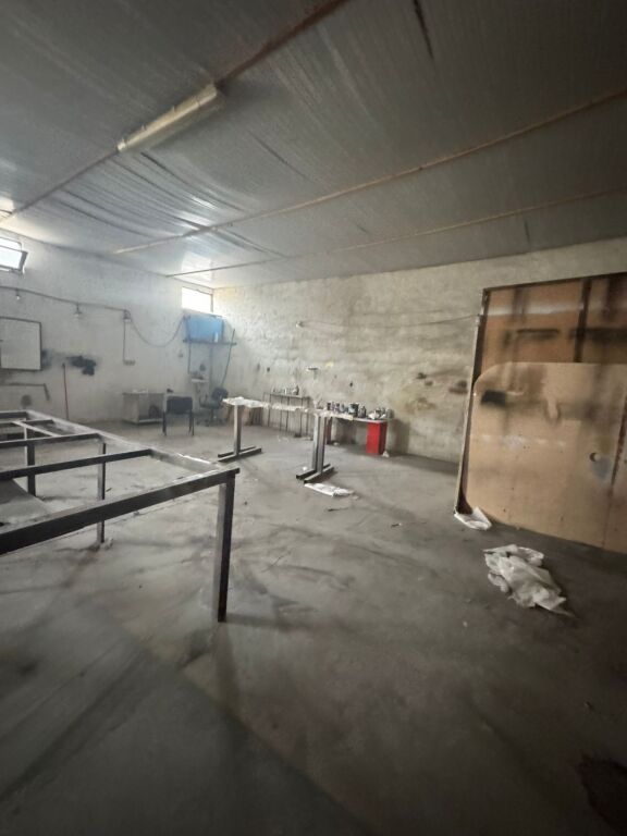 WAREHOUSES FOR RENT 200 M2 KOMBINAT 70,000 LEKE