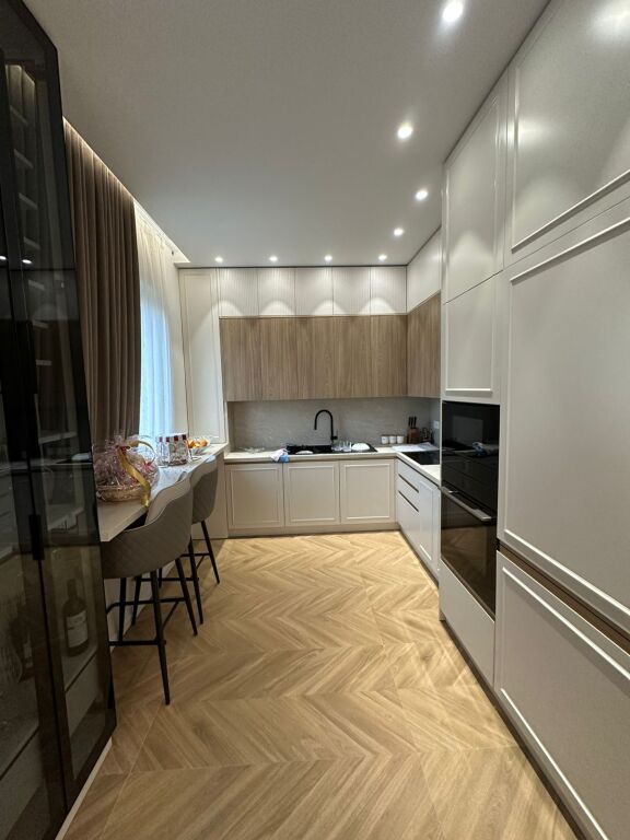 🏡 Vilë Rezidenciale – Vile Roses, Farkë