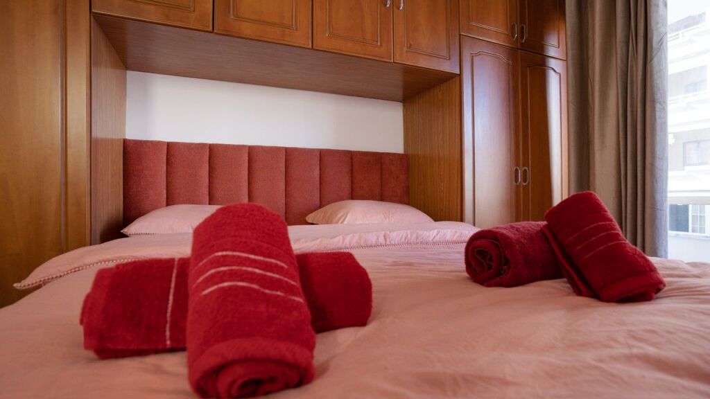 JEPET ME QERA SUPER APARTAMENT 1+1 TEK PALACE DURRES