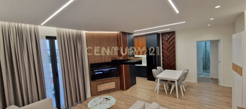 ME QIRA APARTAMENT PREMIUM 2+1+2+POST PARKIMI TE BULEVARDI I RI