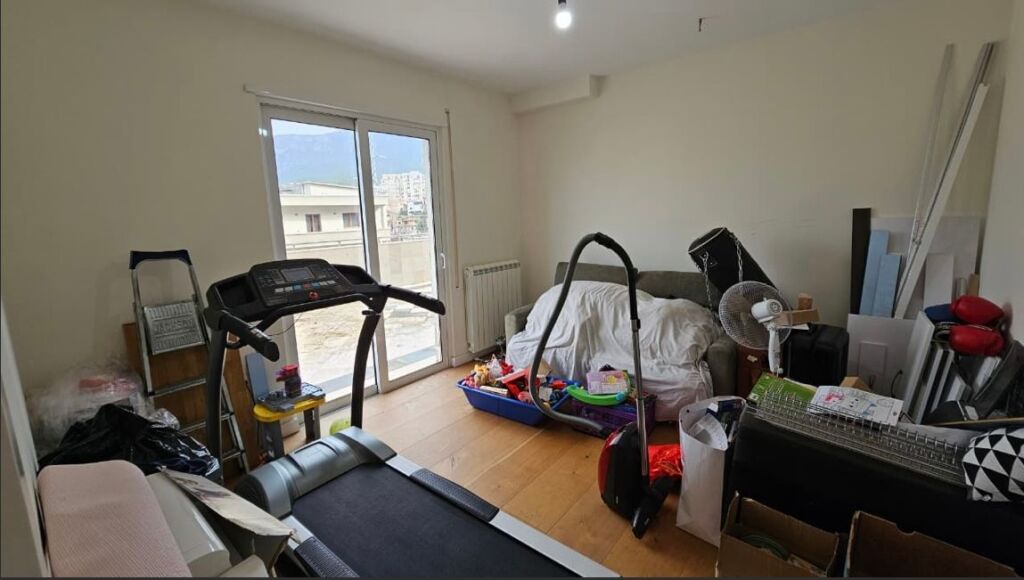 Apartament 2+1+2+verande, per shitje, Kinostudio