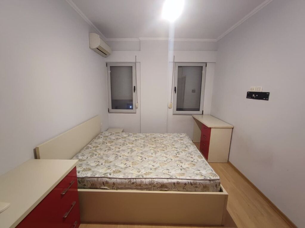 Apartament Me Qera:1+1 + Ballkon + P.Parkimi ||  ( 📍Liqeni Artificial - Afër Kopshtit Zologjik ) K2, Pllt || 600€/Muaj