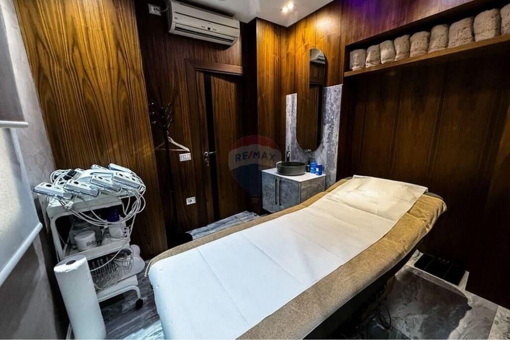 Biznes Estetik në Shitje në Zemër të Bllokut