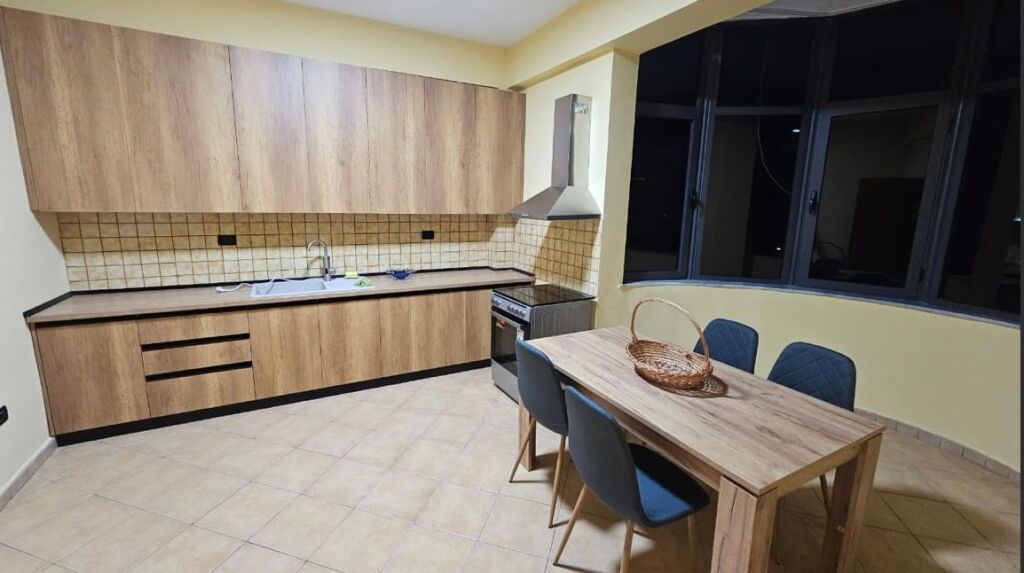 Apartament 3+1+2 per qira, prane Vilave Gjermane