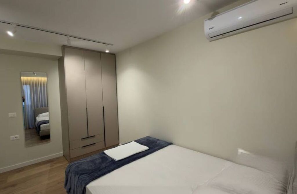 SHITEN 2 APARTAMENTE 1+1 TEK KRYQEZIMI 21 DHJETORIT !