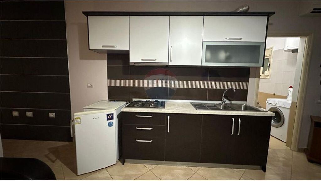 🏡 Apartament 1+1 me Qera – Rruga Dhimitër Konomi, Vlorë
