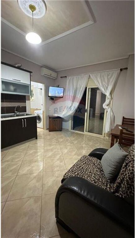 🏡 Apartament 1+1 me Qera – Rruga Dhimitër Konomi, Vlorë