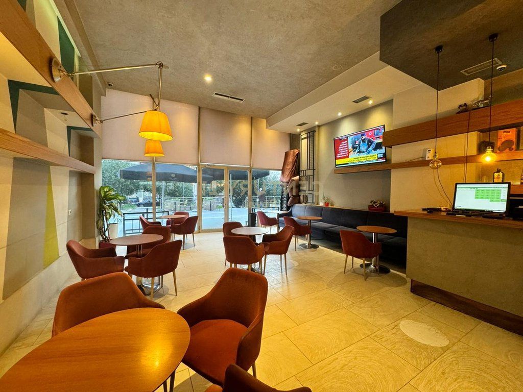 Commercial space with active business (bar/cafe) for Sale in Astir, Tirana - 160,000.00€