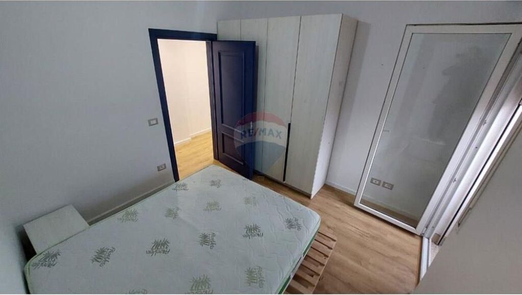 SHITET APARTAMENT 2+1 TEK MATERNITETI I RI, BRRYLI
