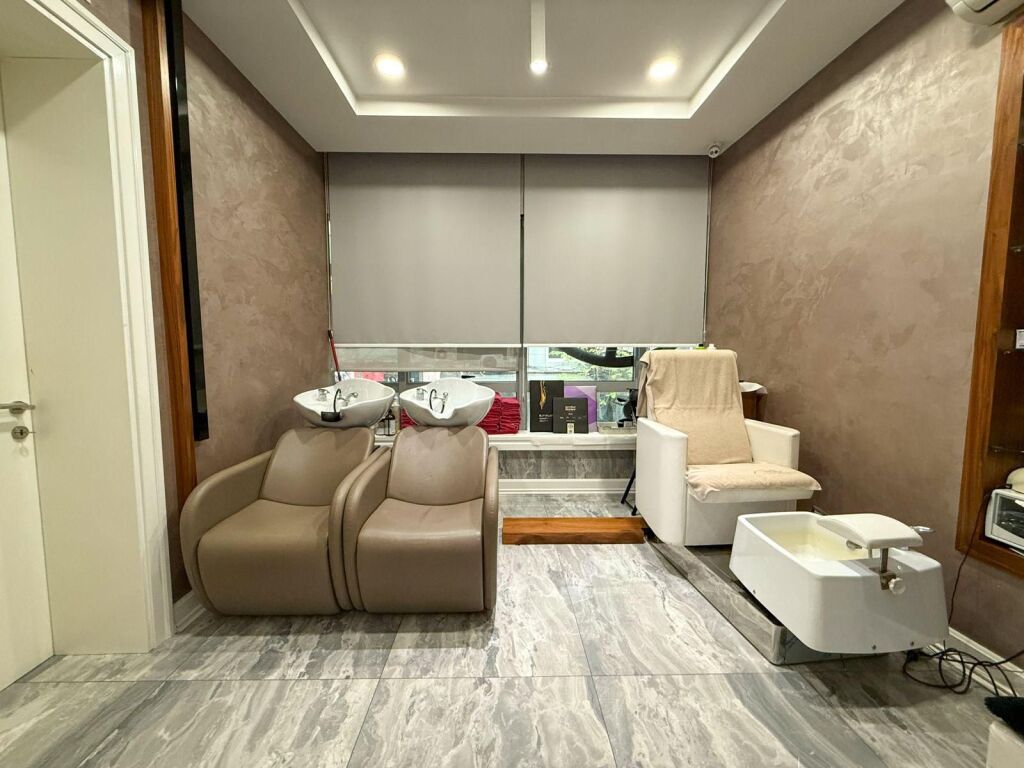 Biznes Estetik në Shitje në Zemër të Bllokut