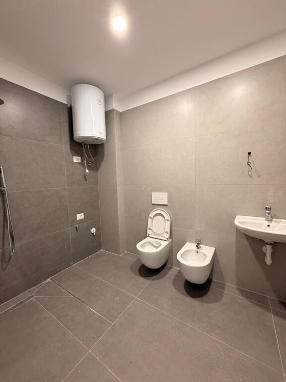 Shitet apartament 1+1 – Golem 📍 Vetëm pak hapa larg detit