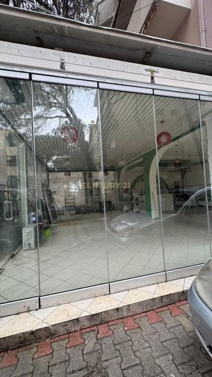 Shitet ambient biznesi per Bar- Restorant në Golem ! Eon132181